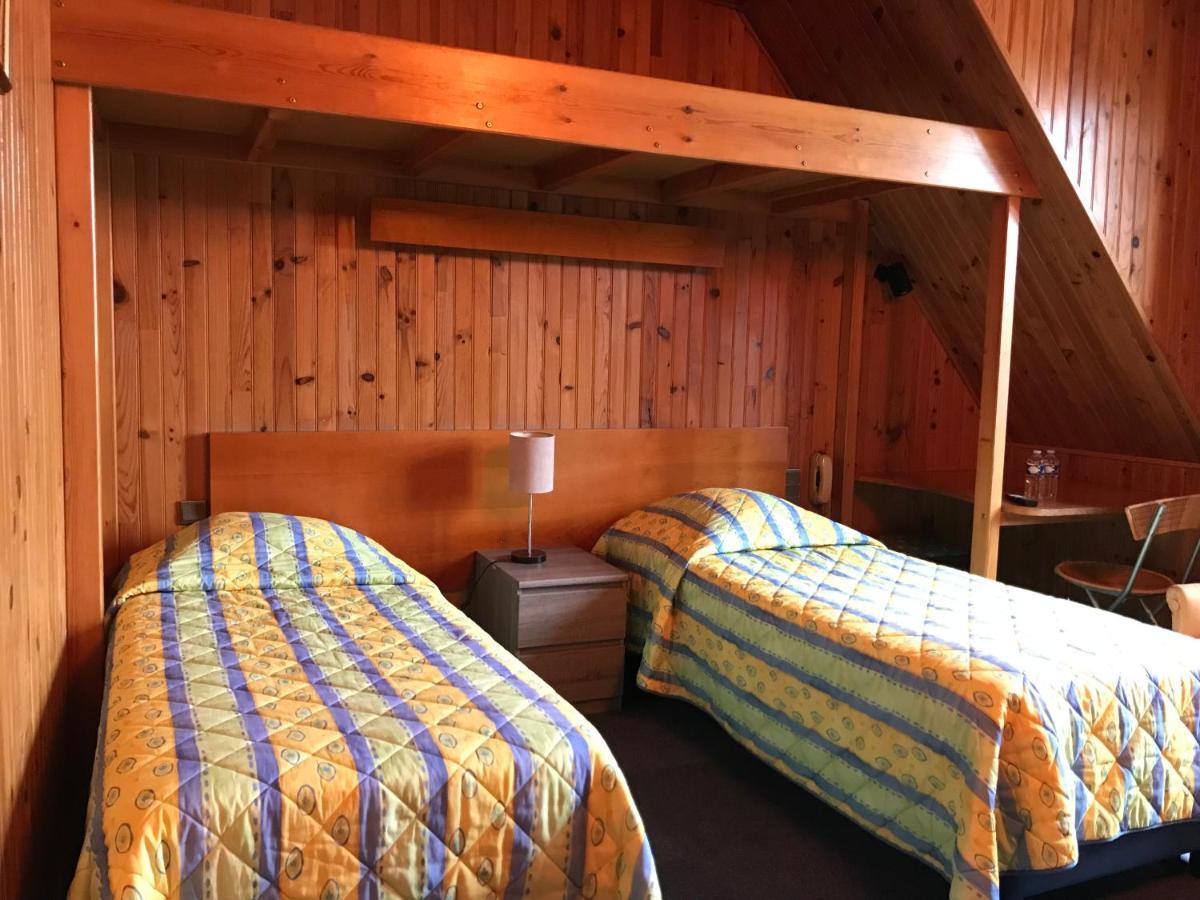 Logis Hotel & Restaurant - Auberge De La Foret Hazebrouck Exteriör bild