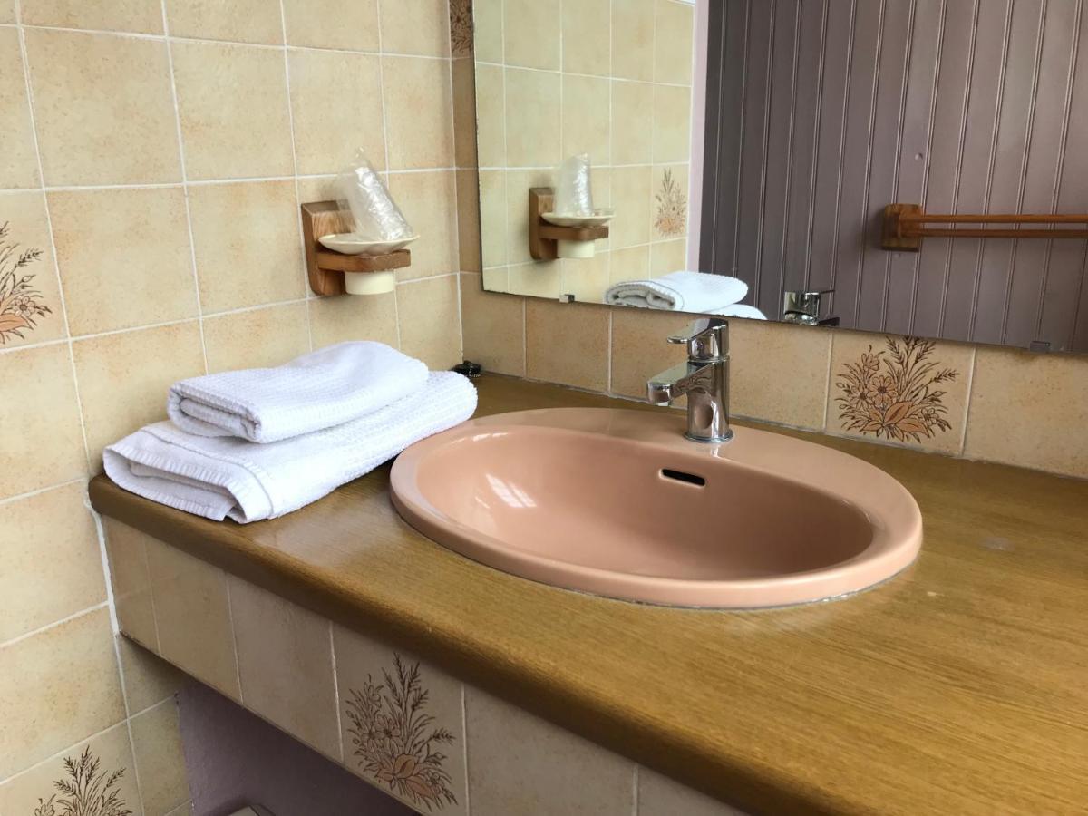 Logis Hotel & Restaurant - Auberge De La Foret Hazebrouck Exteriör bild
